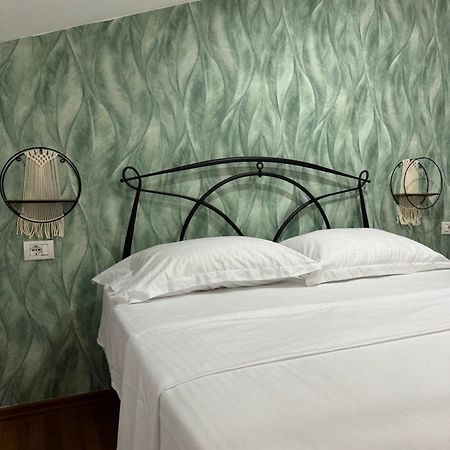 Guest House Himaj 베라트 외부 사진